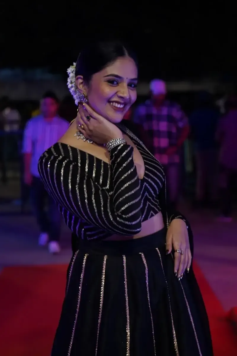 TV ACTRESS SREEMUKHI AT BHOLAA SHANKAR MOVIE PRE RELEASE EVENT 3